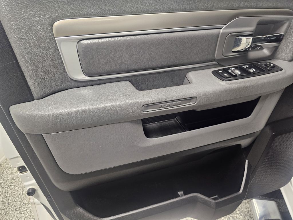 2016 RAM 1500 Image 8