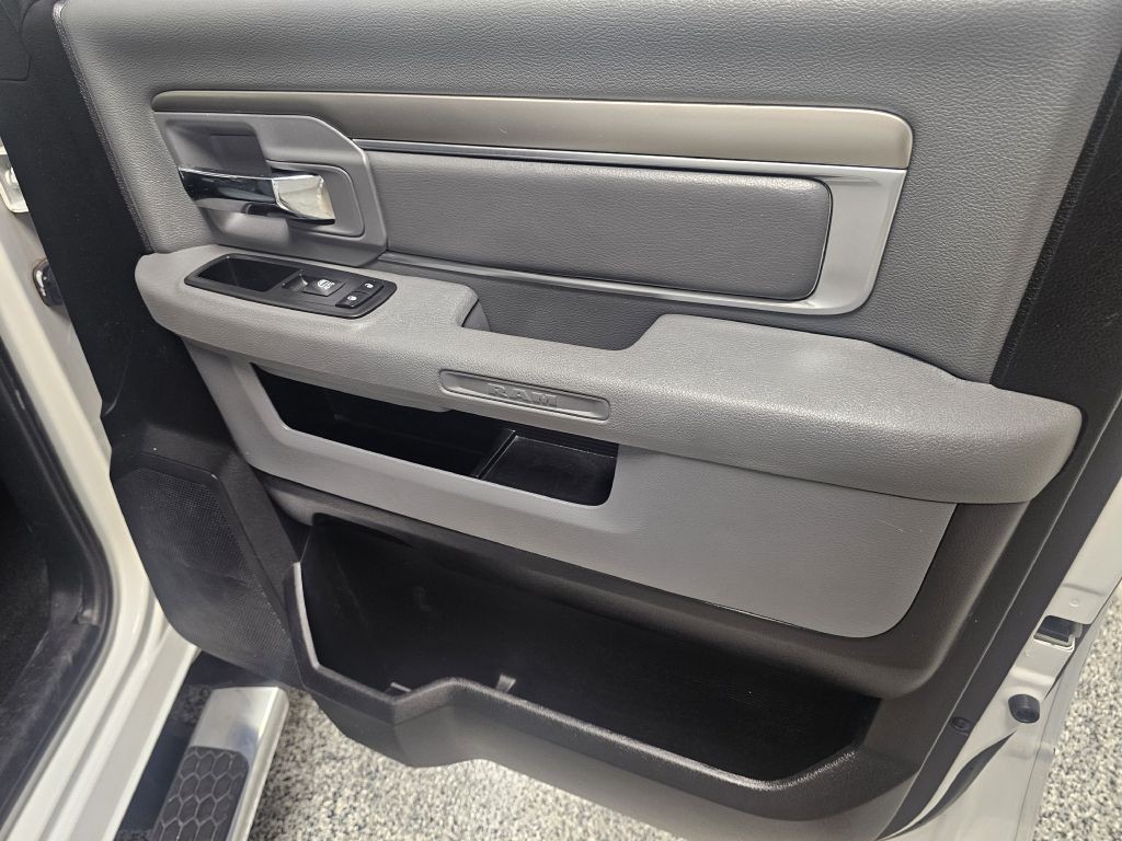 2016 RAM 1500 Image 14