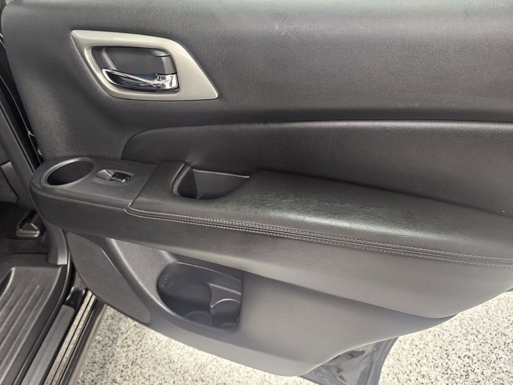 2020 Nissan Pathfinder Image 12