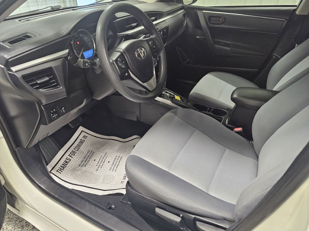 2015 Toyota Corolla Image 9