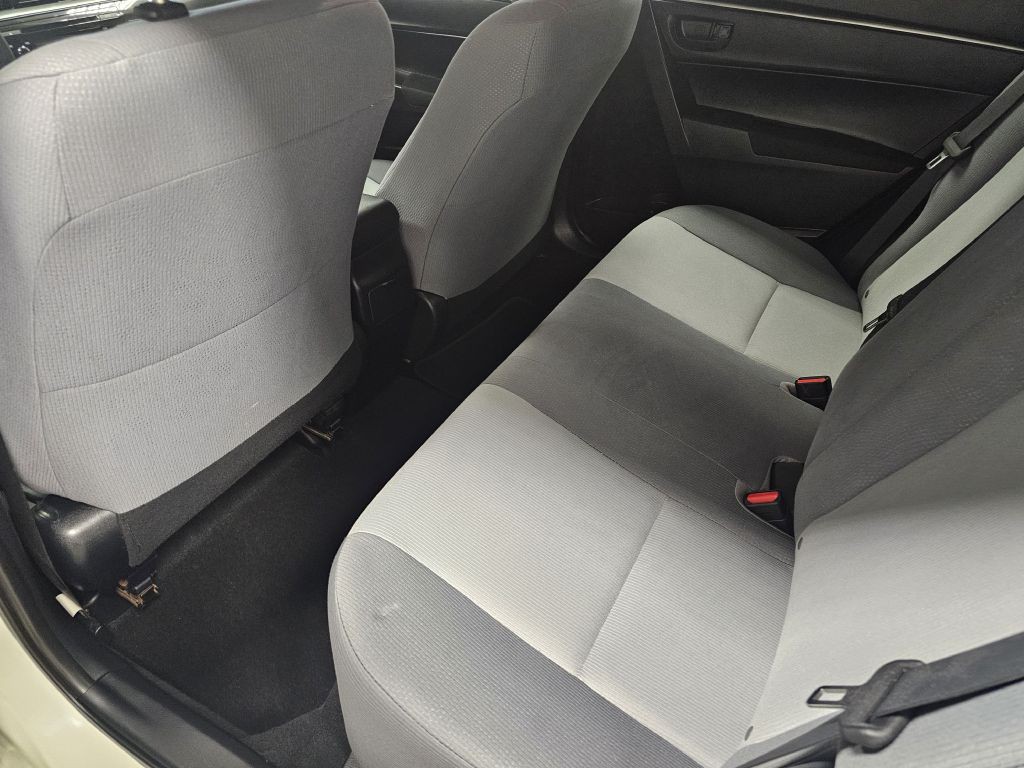 2015 Toyota Corolla Image 11