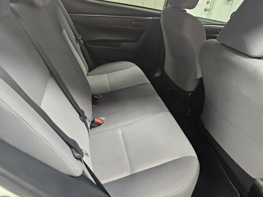 2015 Toyota Corolla Image 14