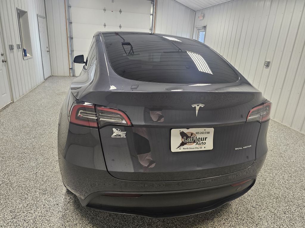 2023 Tesla Model Y Image 5