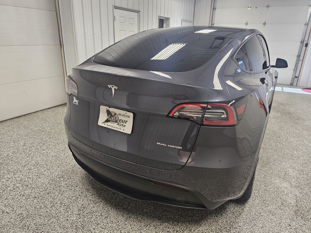 2023 Tesla Model Y Image 6