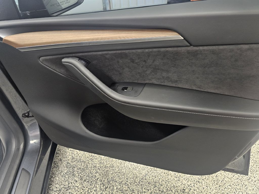 2023 Tesla Model Y Image 15