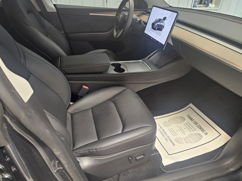 2023 Tesla Model Y Image 16