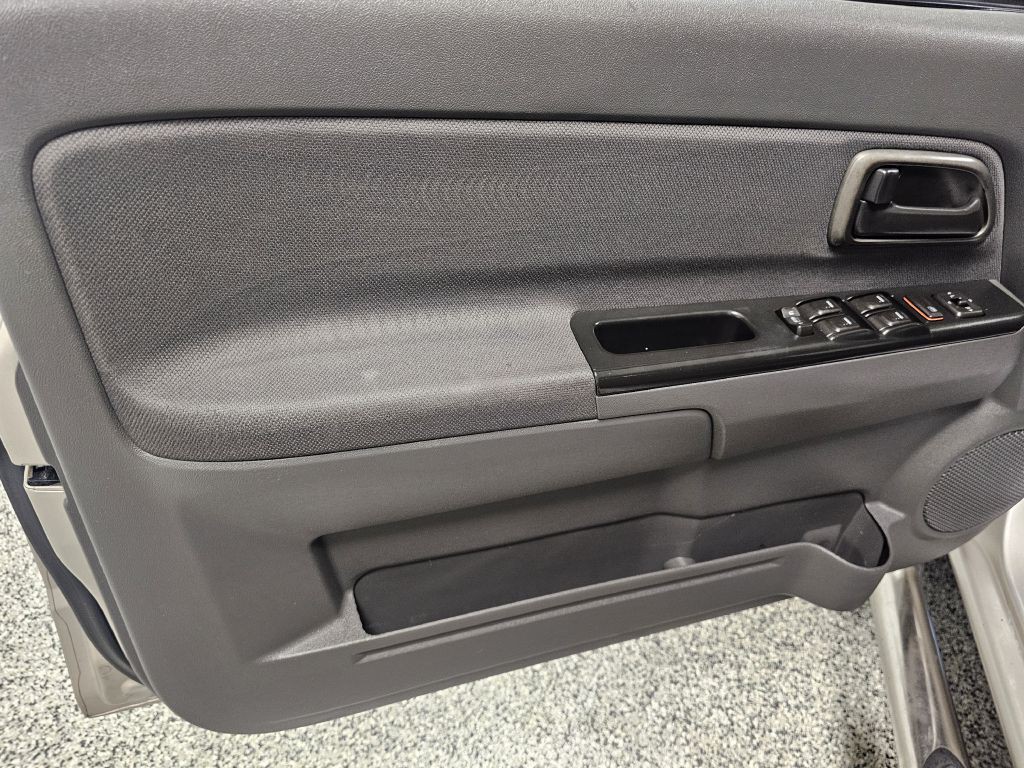 2005 Chevrolet Colorado Image 8