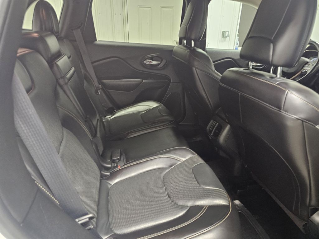 2015 Jeep Cherokee Image 15