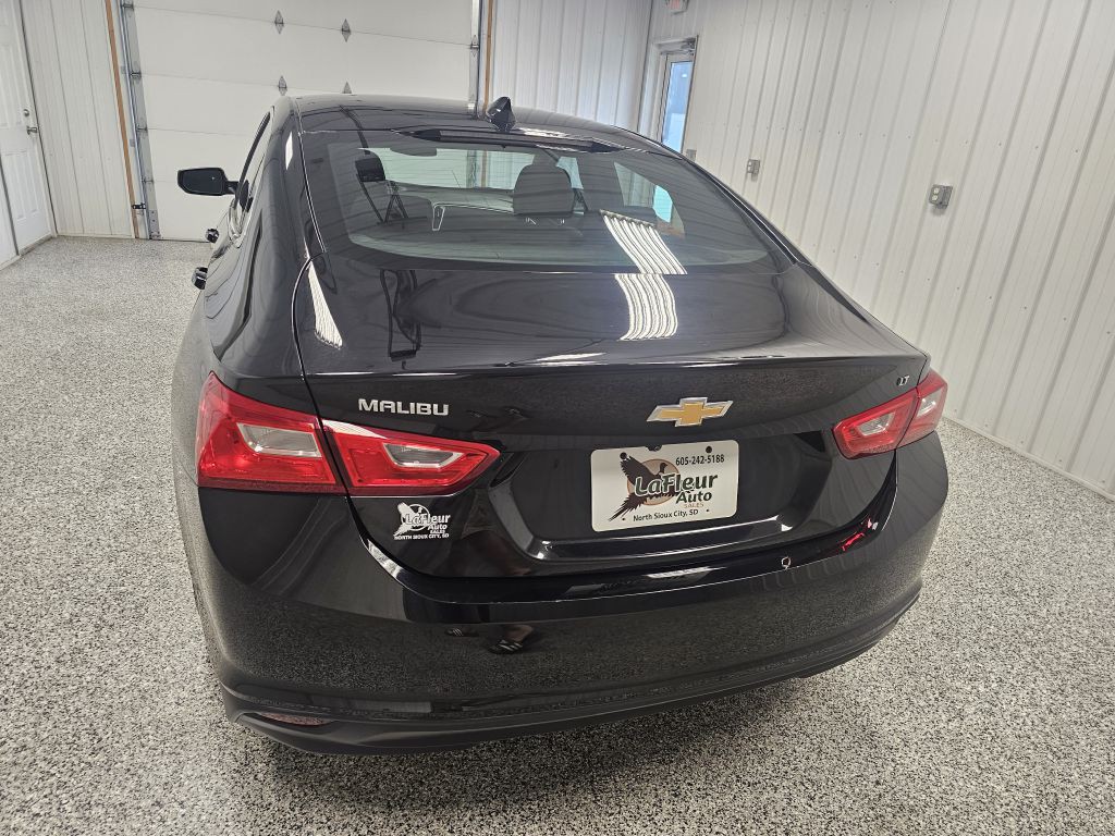 2023 Chevrolet Malibu Image 5