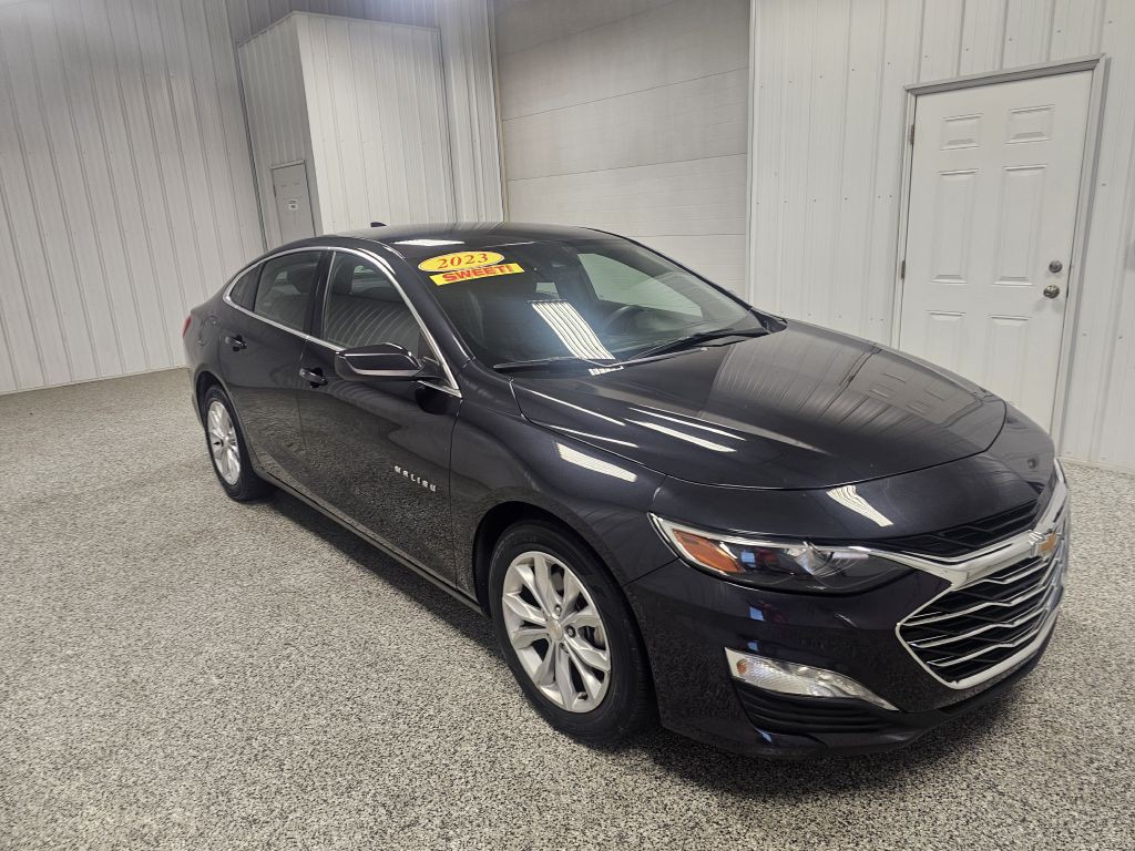 2023 Chevrolet Malibu Image 2