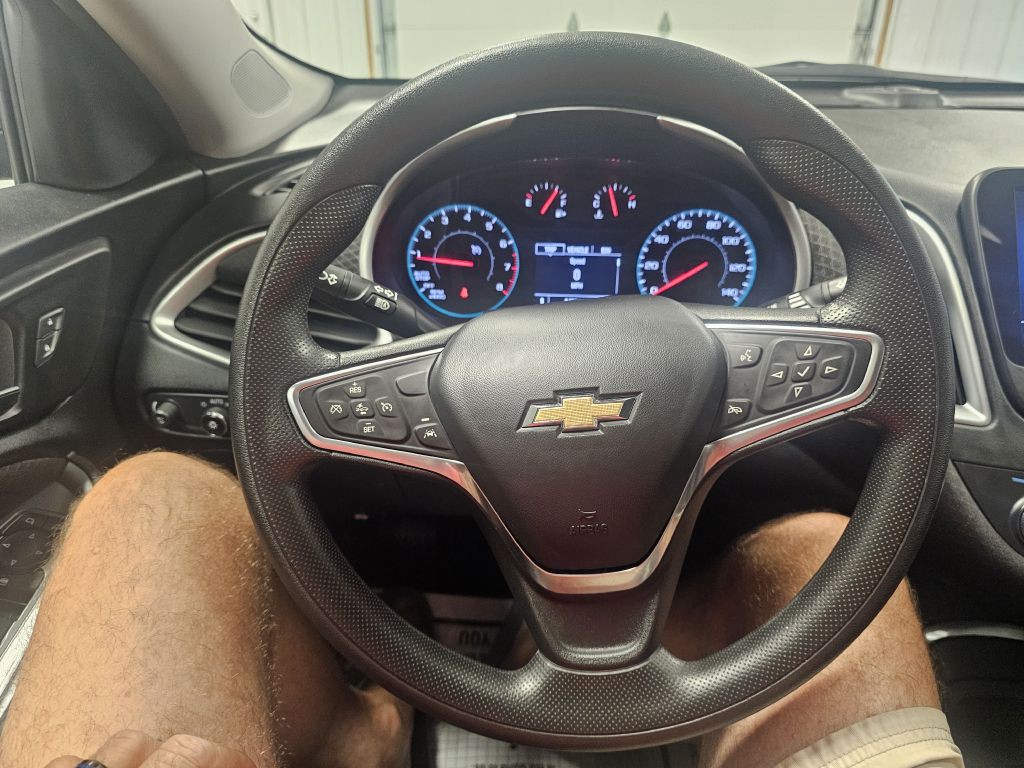 2023 Chevrolet Malibu Image 17