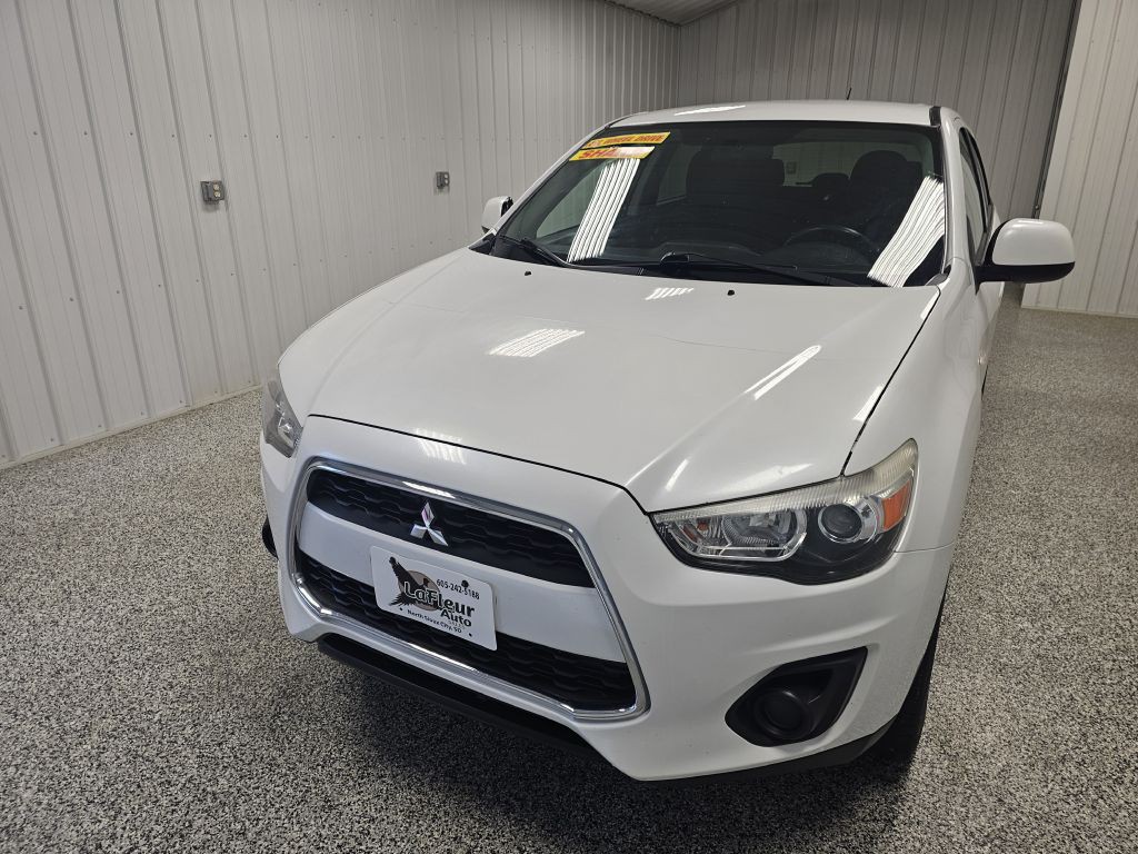 2014 Mitsubishi Outlander Image 4