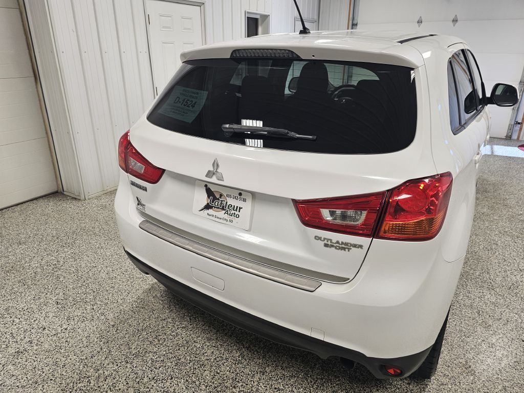2014 Mitsubishi Outlander Image 5