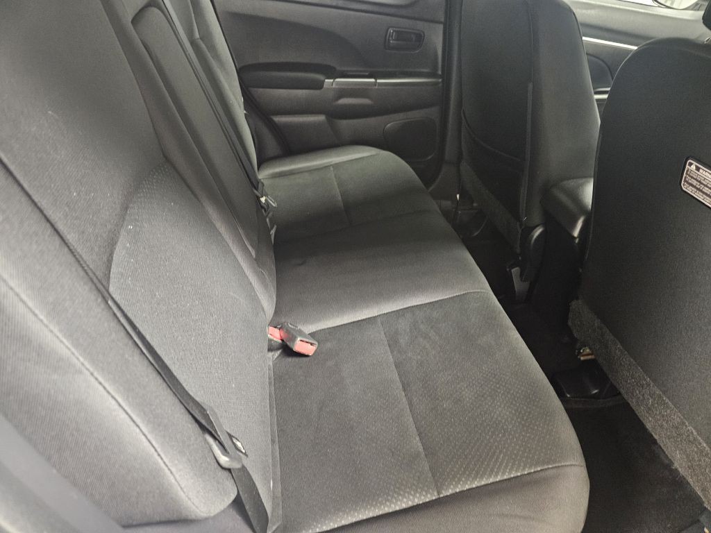 2014 Mitsubishi Outlander Image 13