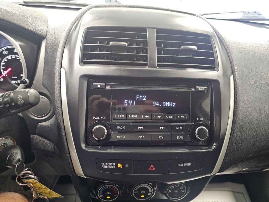 2014 Mitsubishi Outlander Image 20