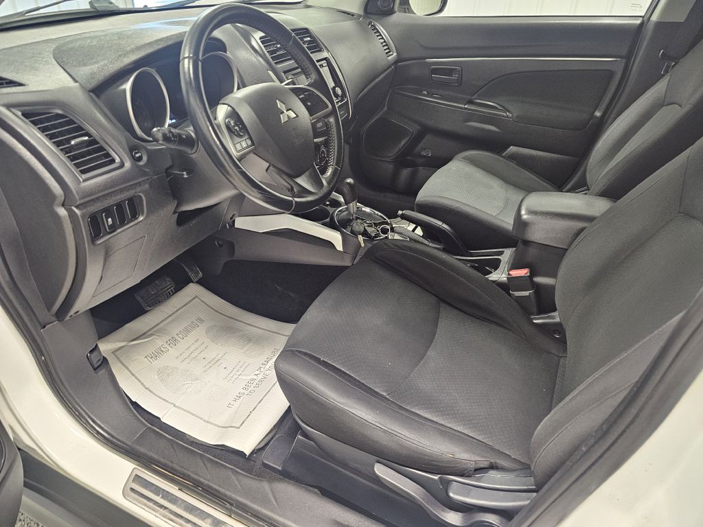 2014 Mitsubishi Outlander Image 7