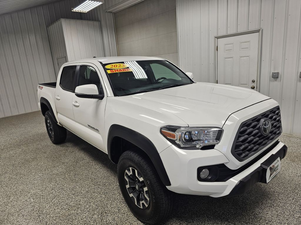 2023 Toyota Tacoma Image 2