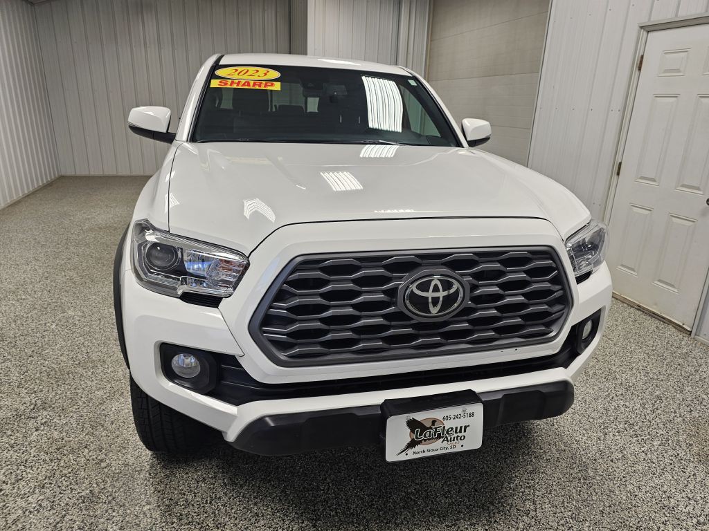 2023 Toyota Tacoma Image 3
