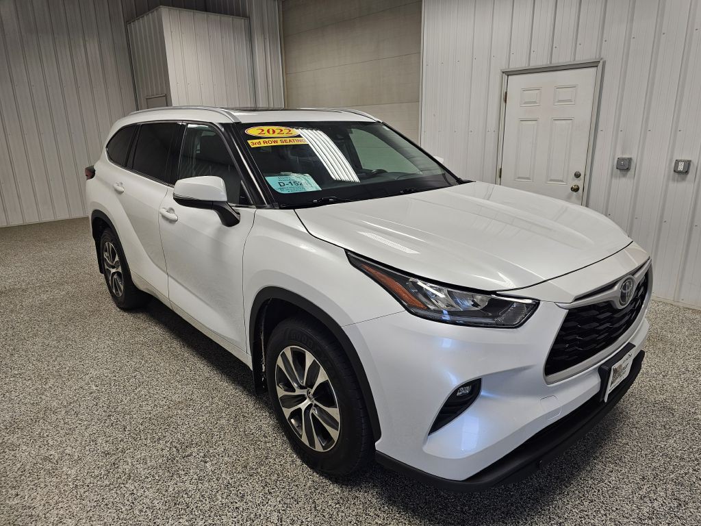2022 Toyota Highlander Image 2