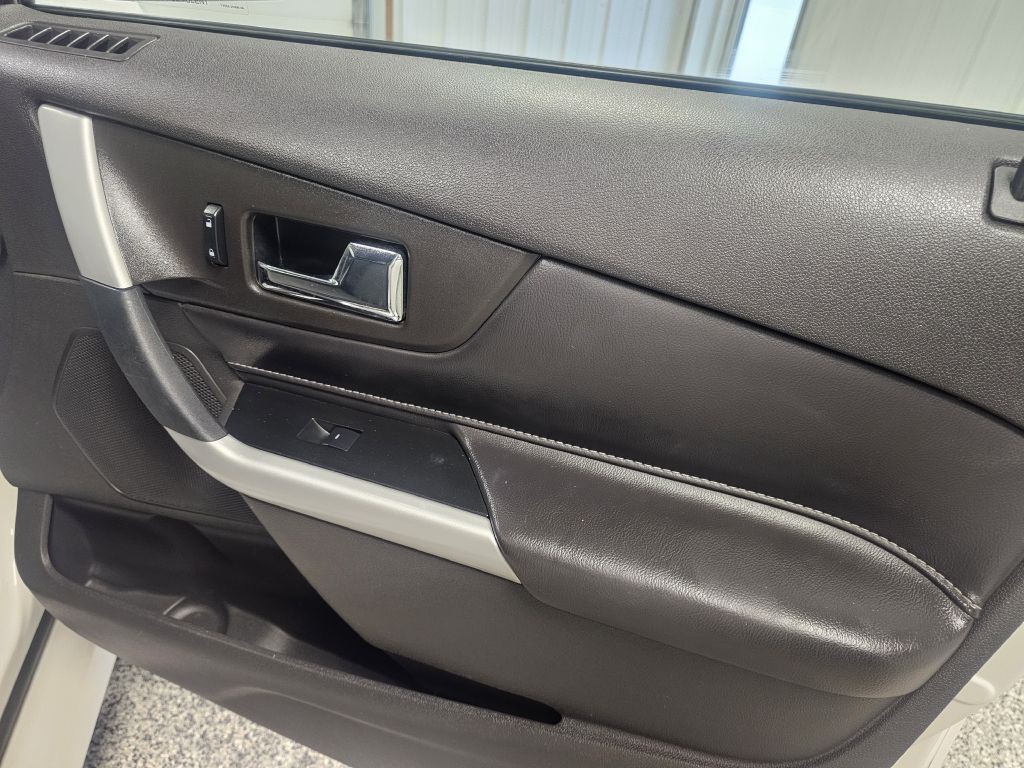 2014 Ford Edge Image 17