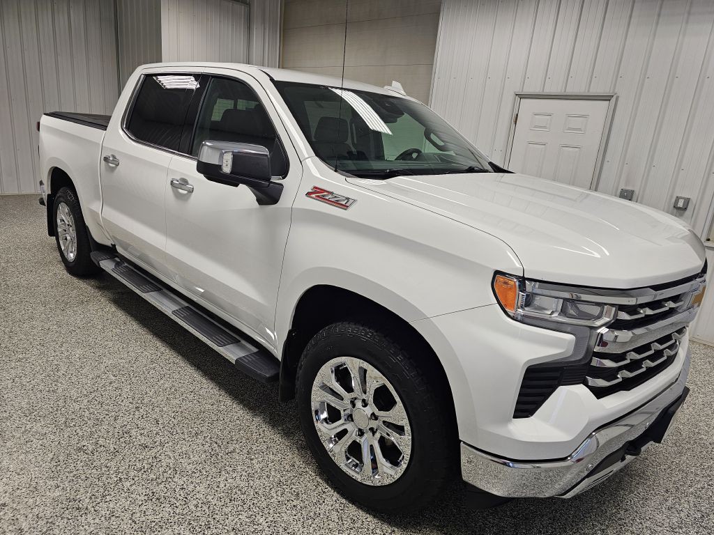2023 Chevrolet Silverado 1500 Image 2