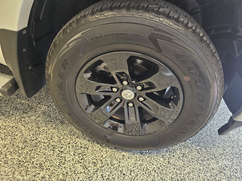 2021 RAM 1500 Image 7