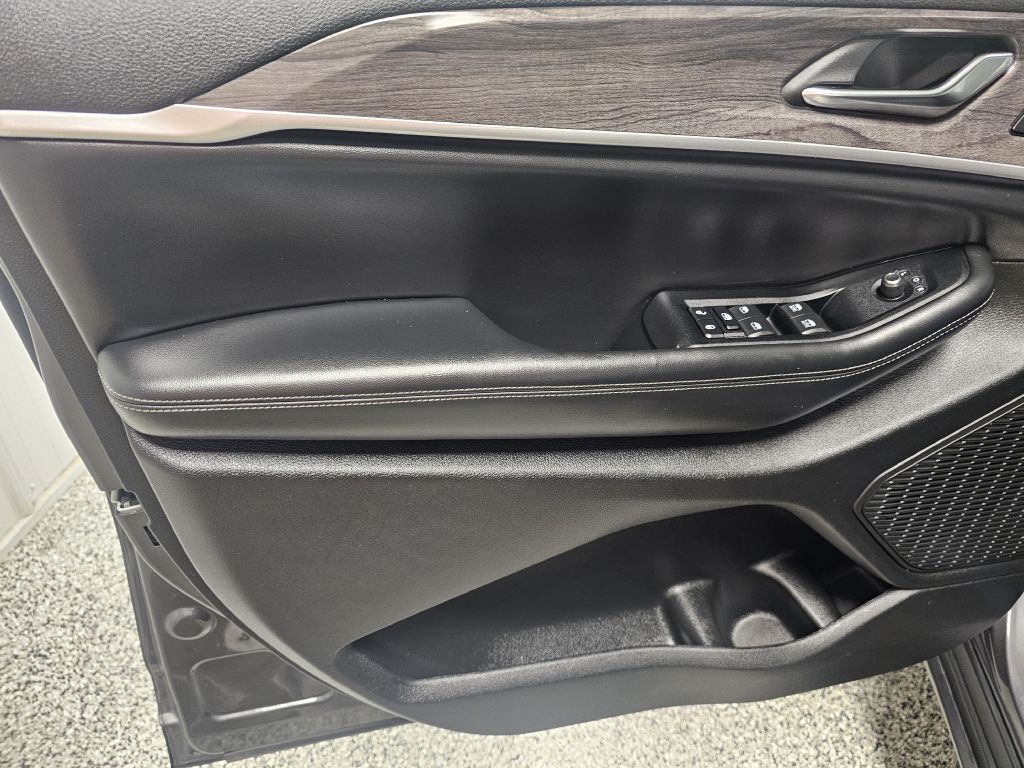 2024 Jeep Grand Cherokee Image 9