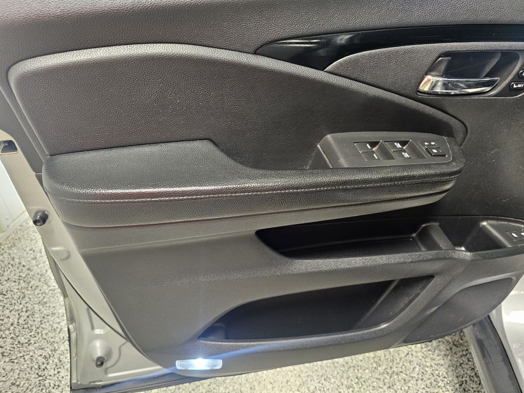 2016 Honda Pilot Image 9