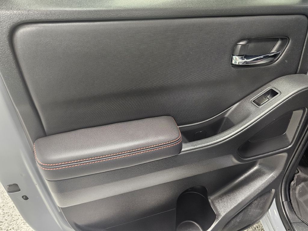 2023 Nissan Frontier Image 11
