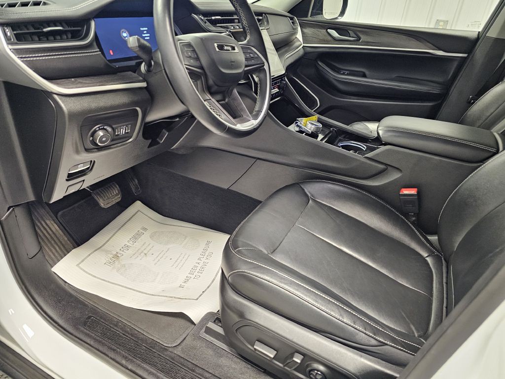2022 Jeep Grand Cherokee Image 9