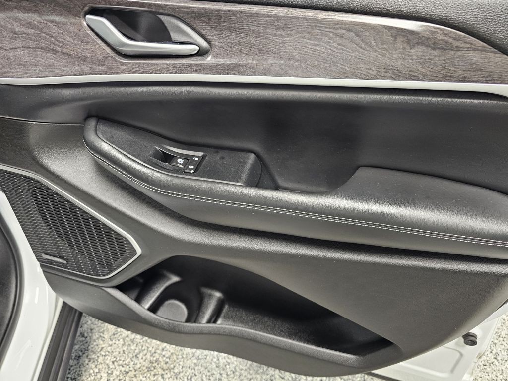 2022 Jeep Grand Cherokee Image 16
