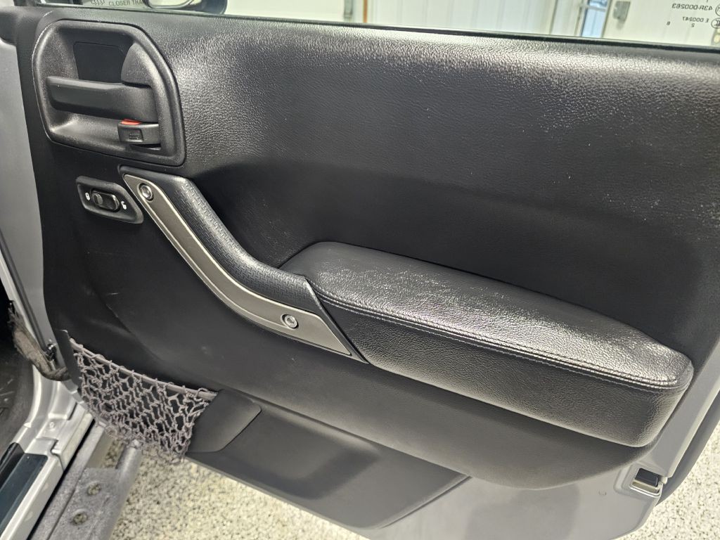 2016 Jeep Wrangler Image 11