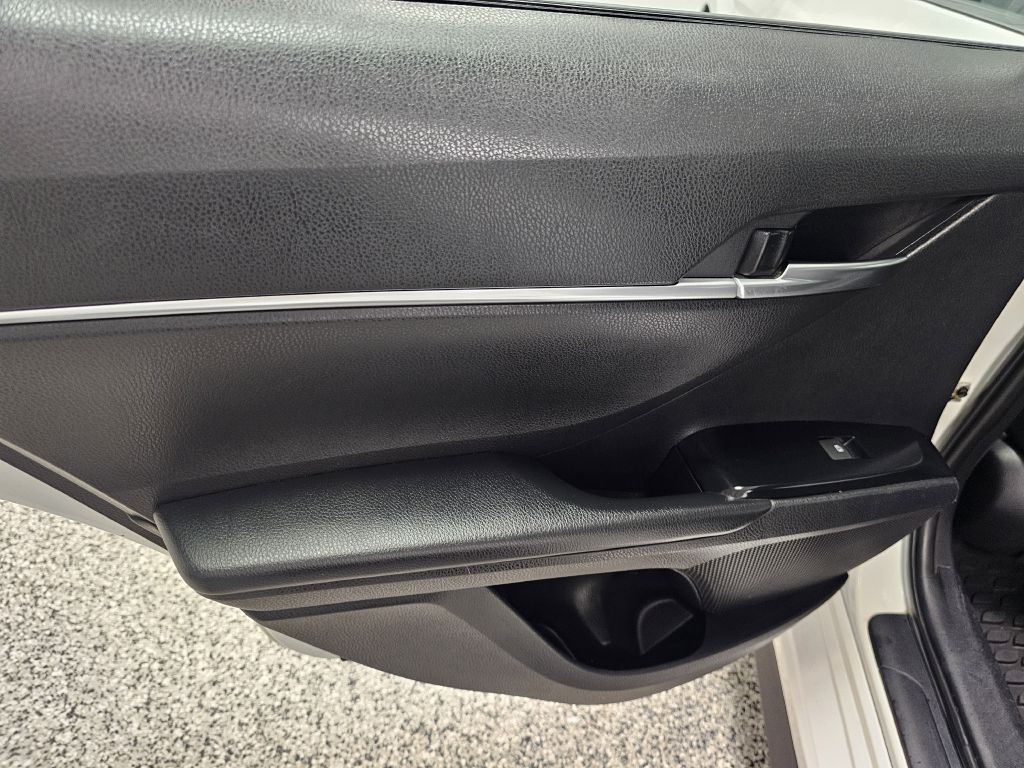 2020 Toyota Camry Image 10