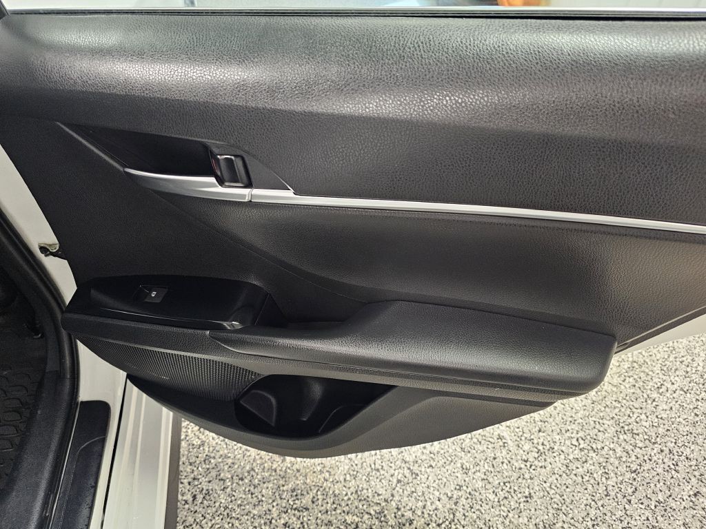 2020 Toyota Camry Image 13