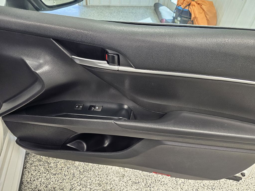 2020 Toyota Camry Image 15
