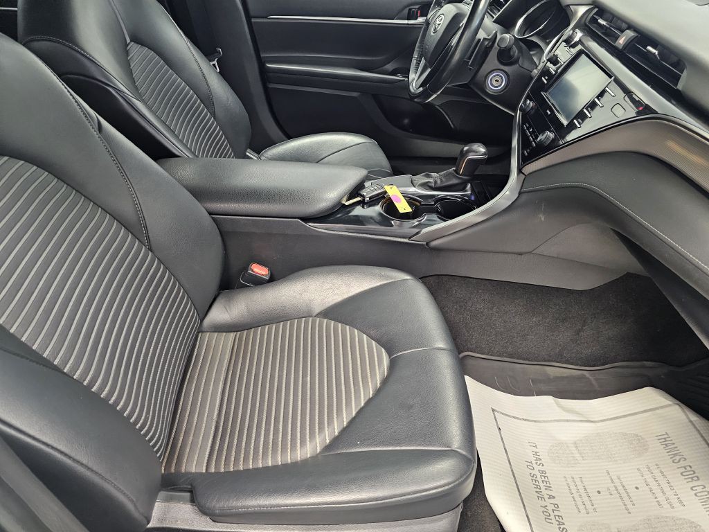 2020 Toyota Camry Image 16
