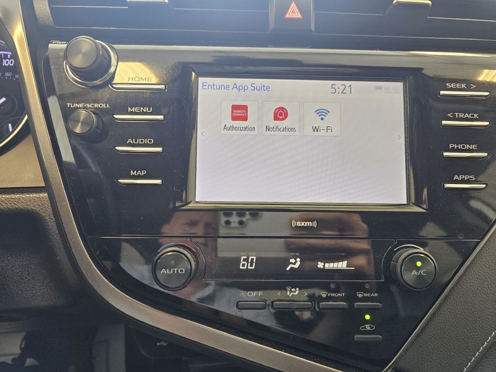 2020 Toyota Camry Image 22