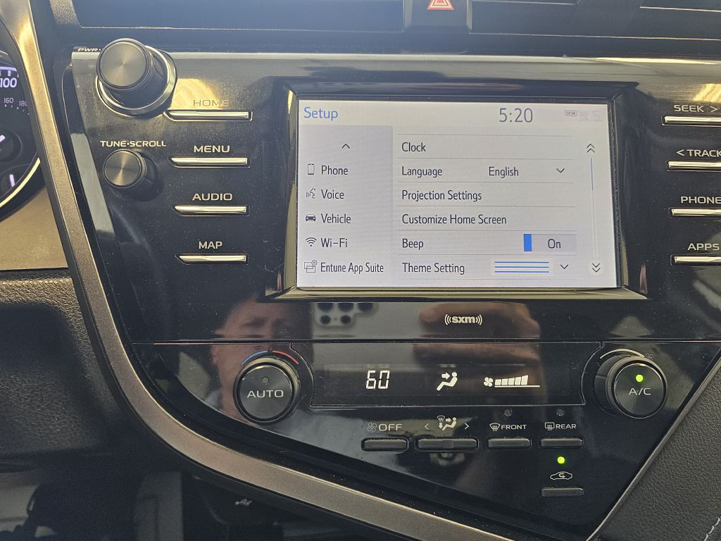 2020 Toyota Camry Image 24