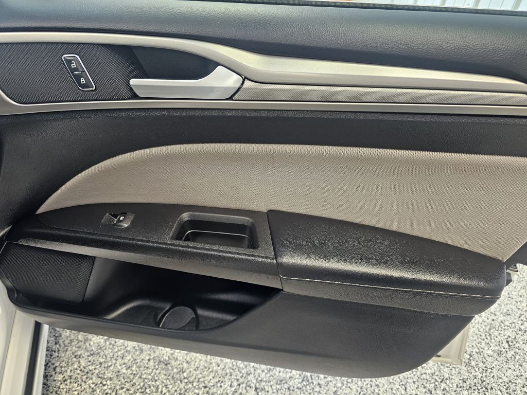 2018 Ford Fusion Image 15