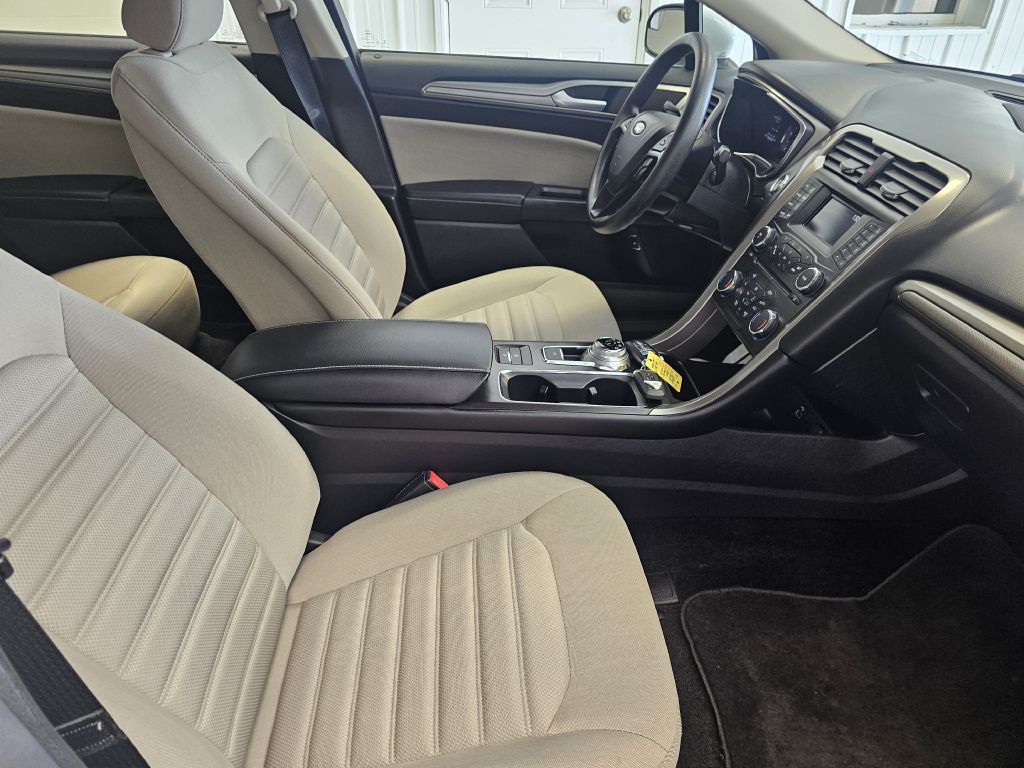2018 Ford Fusion Image 16