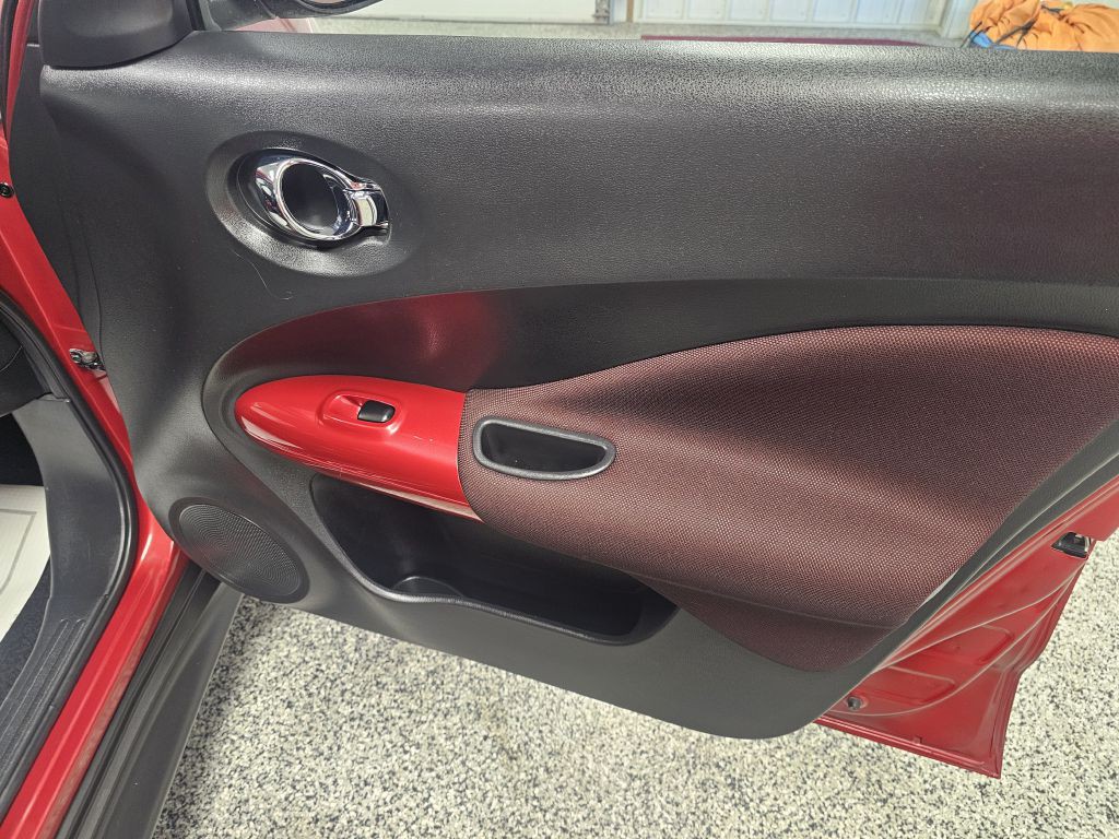 2011 Nissan Juke Image 16