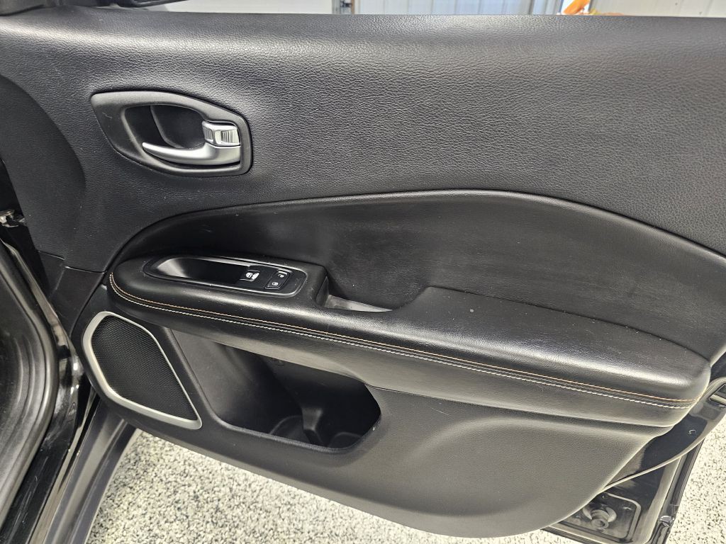 2018 Jeep Compass Image 15