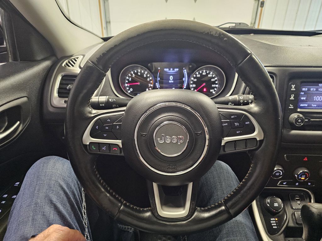 2018 Jeep Compass Image 17