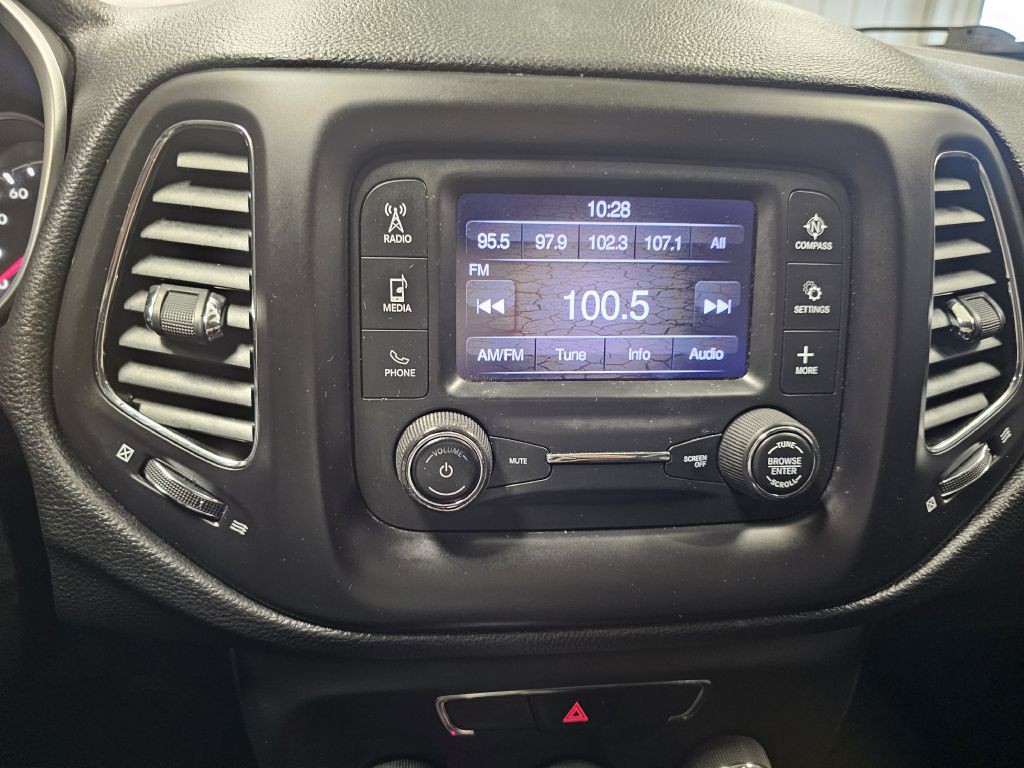 2018 Jeep Compass Image 22