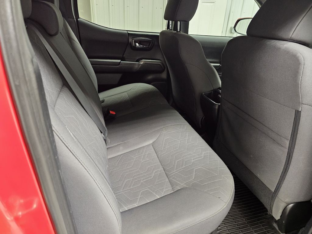 2016 Toyota Tacoma Image 13