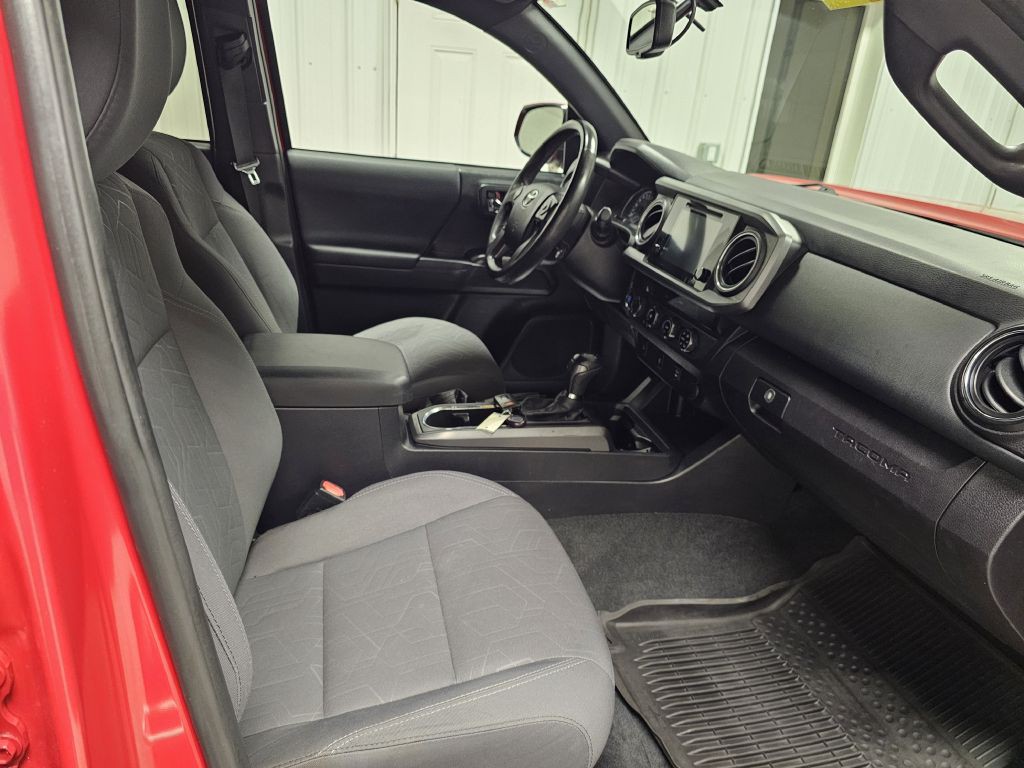 2016 Toyota Tacoma Image 15