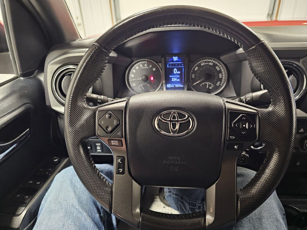 2016 Toyota Tacoma Image 16
