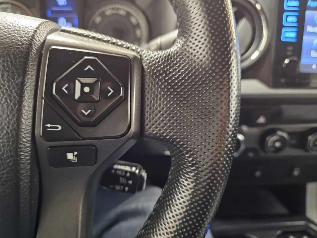 2016 Toyota Tacoma Image 18