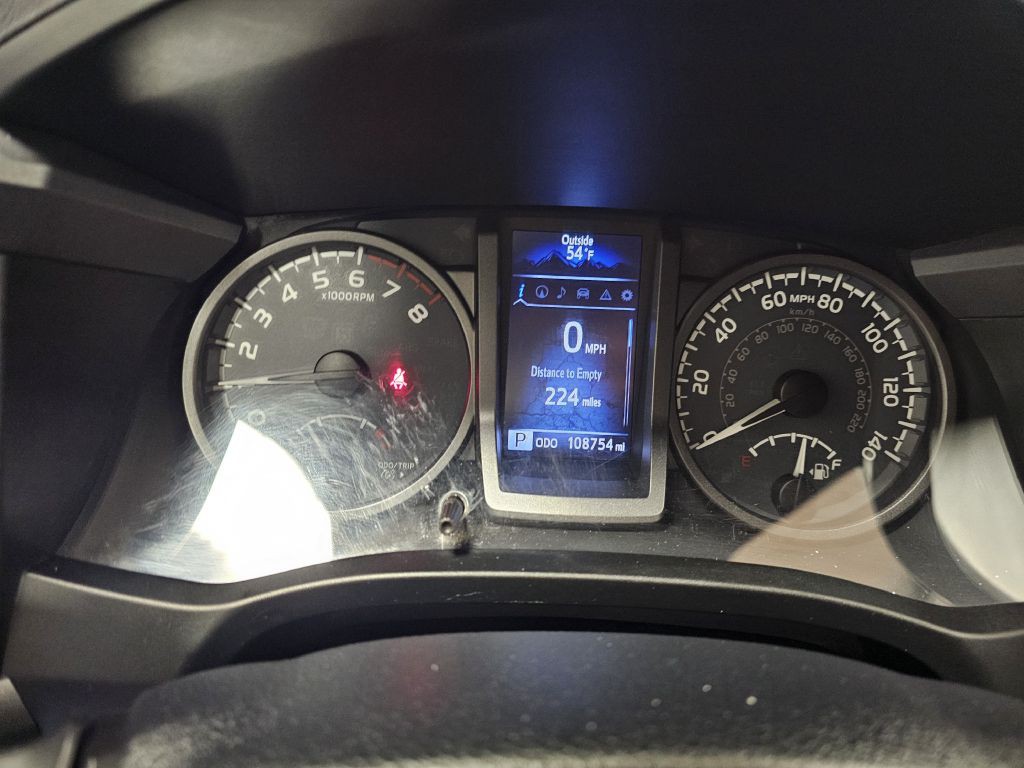 2016 Toyota Tacoma Image 25