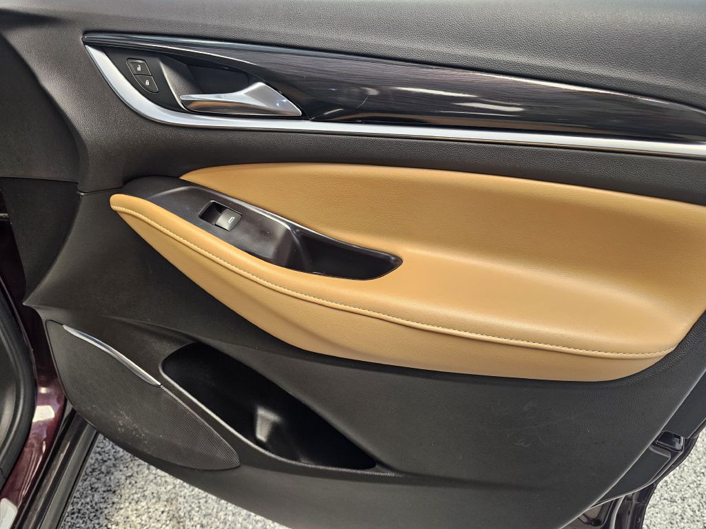 2019 Buick Enclave Image 16